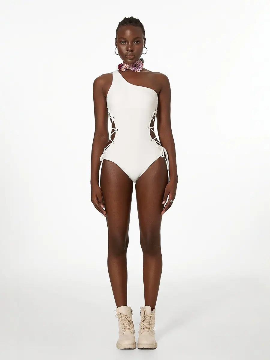 Noir Blanc - Side Interlaced One Piece